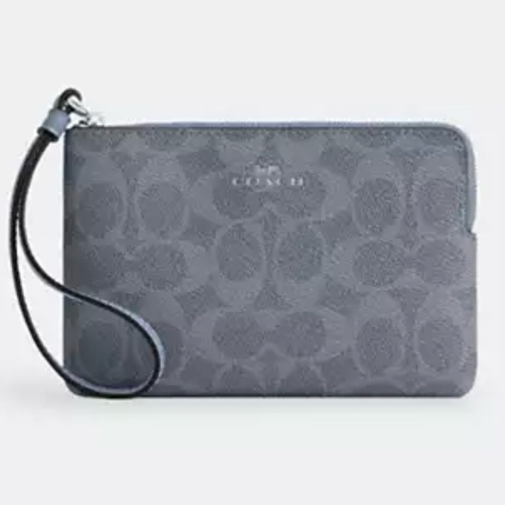 💙Coach NWTChambray Blue Corner Zip Wristlet In Signature Canvas/Silver Hardware - Picture 1 of 8